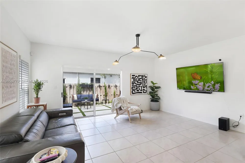 357 NE 1st Dr Florida City, FL 33034