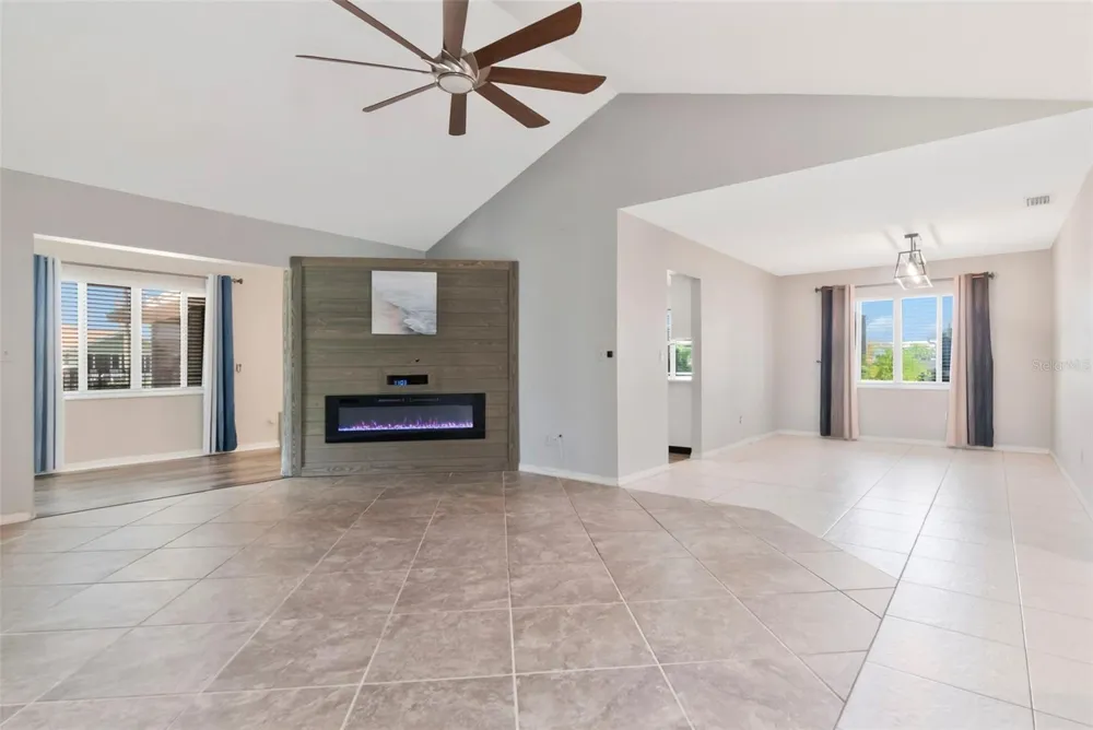 303 BARSTOW COURT Sun City Center, FL 33573