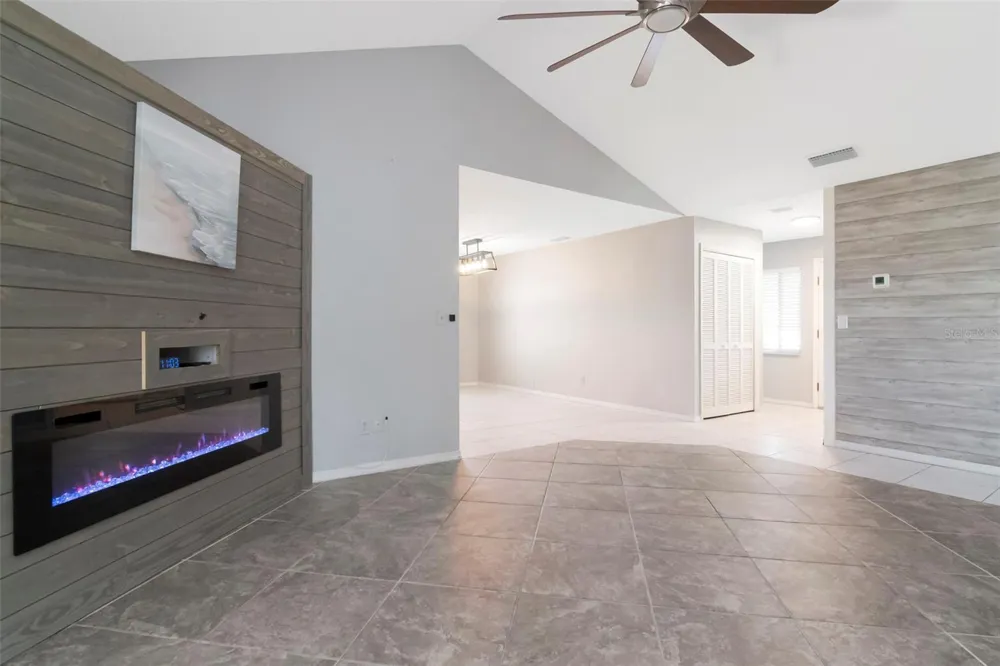 303 BARSTOW COURT Sun City Center, FL 33573
