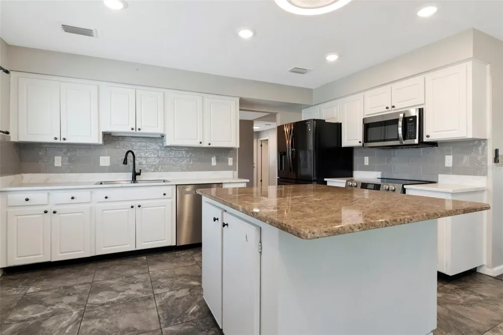 303 BARSTOW COURT Sun City Center, FL 33573