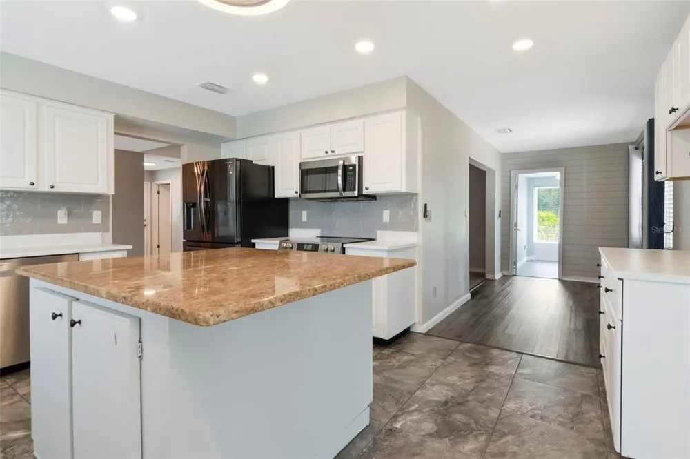 303 BARSTOW COURT Sun City Center, FL 33573