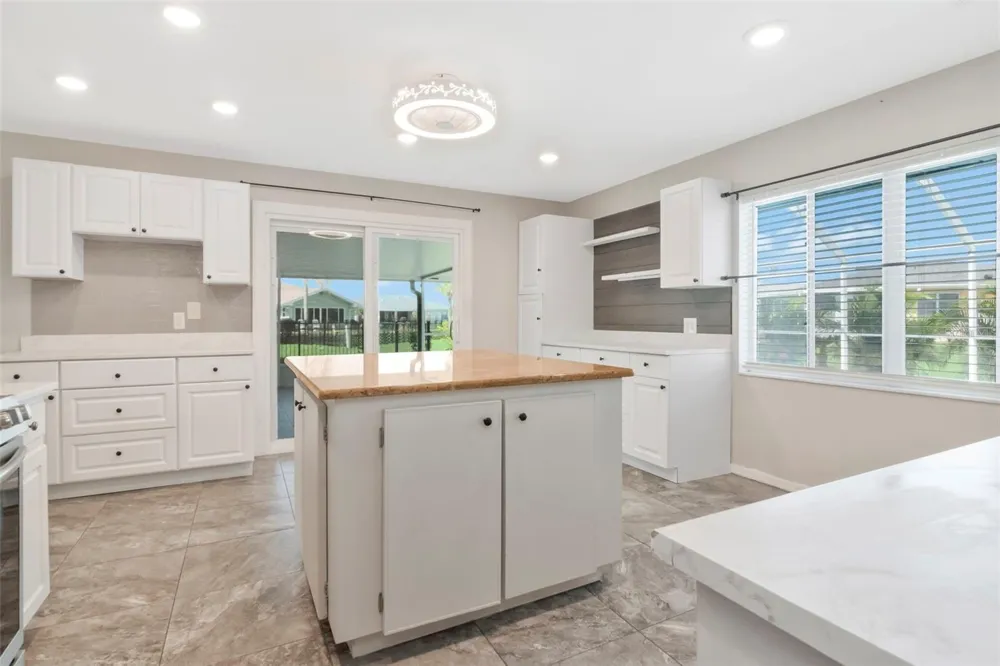 303 BARSTOW COURT Sun City Center, FL 33573