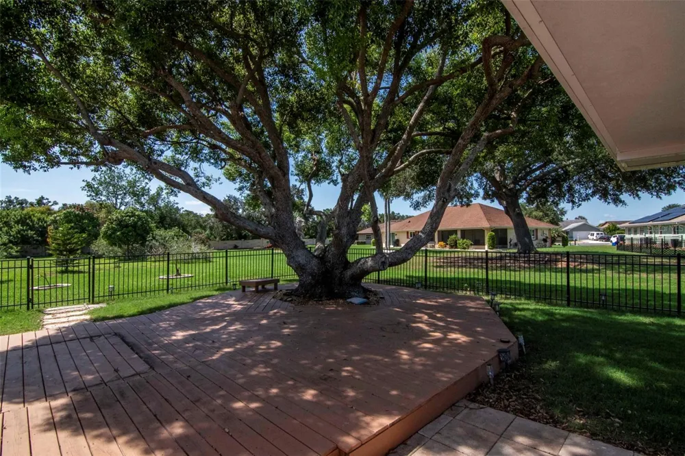 303 BARSTOW COURT Sun City Center, FL 33573