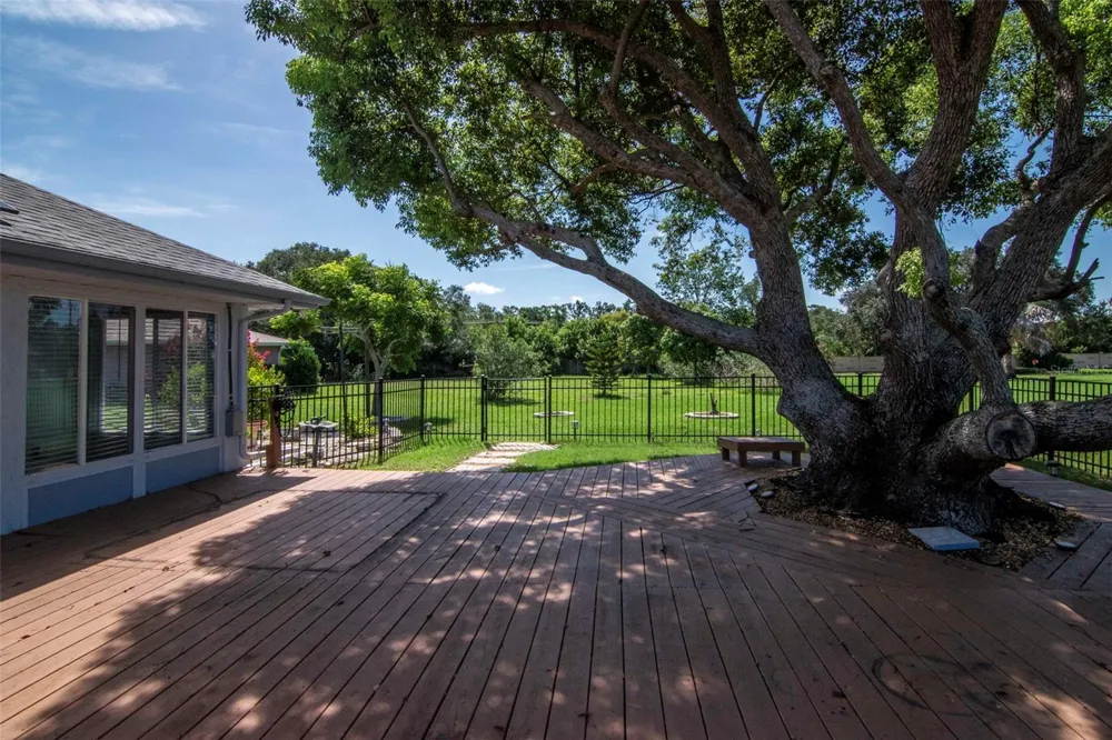 303 BARSTOW COURT Sun City Center, FL 33573