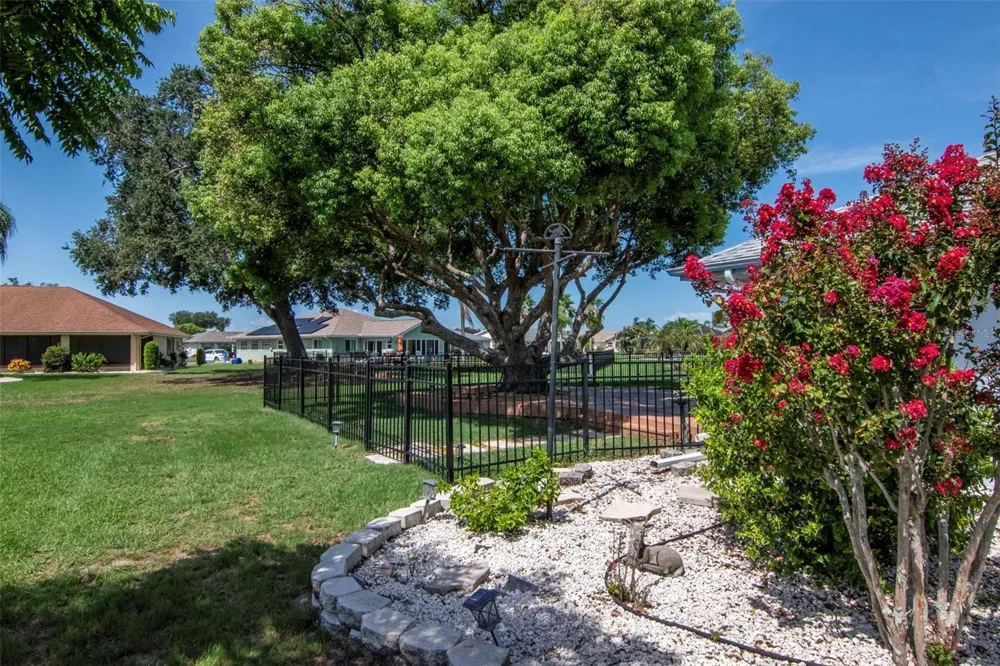 303 BARSTOW COURT Sun City Center, FL 33573