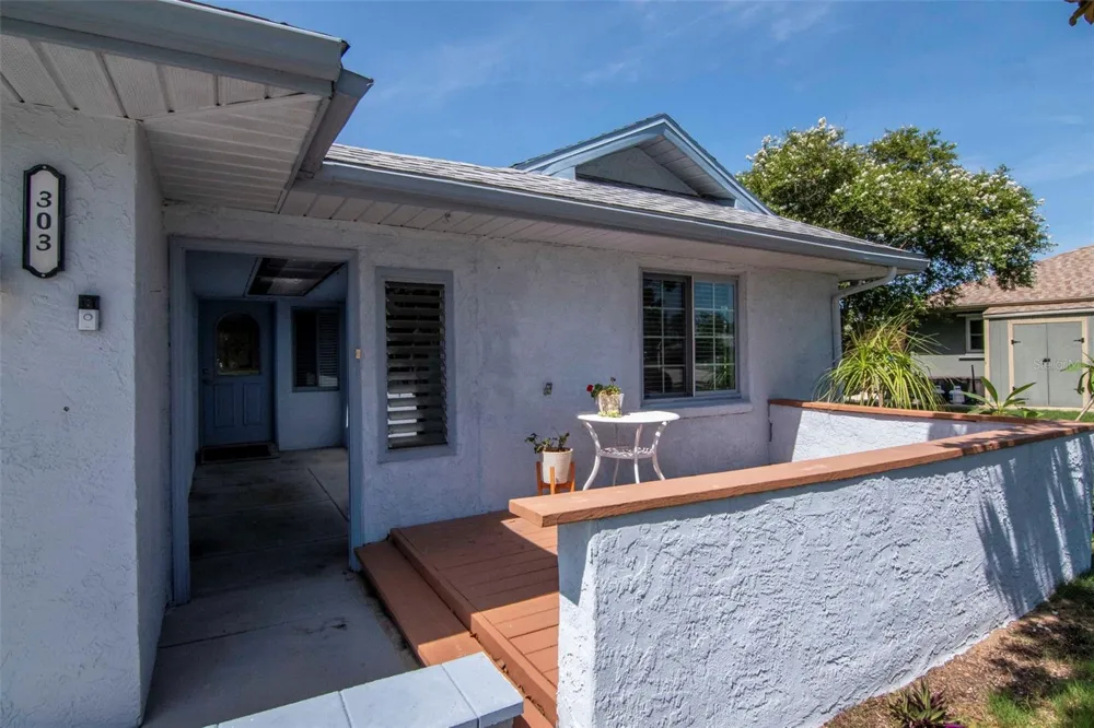 303 BARSTOW COURT Sun City Center, FL 33573