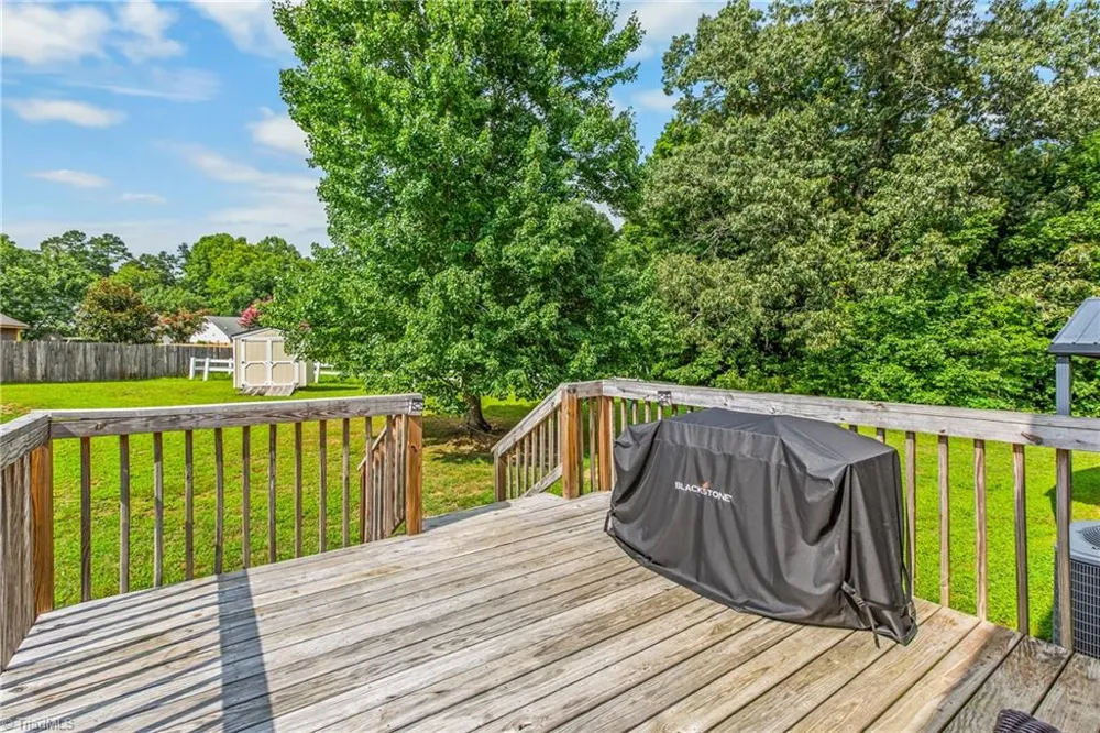555 Brown Stone Court Kernersville, NC 27284