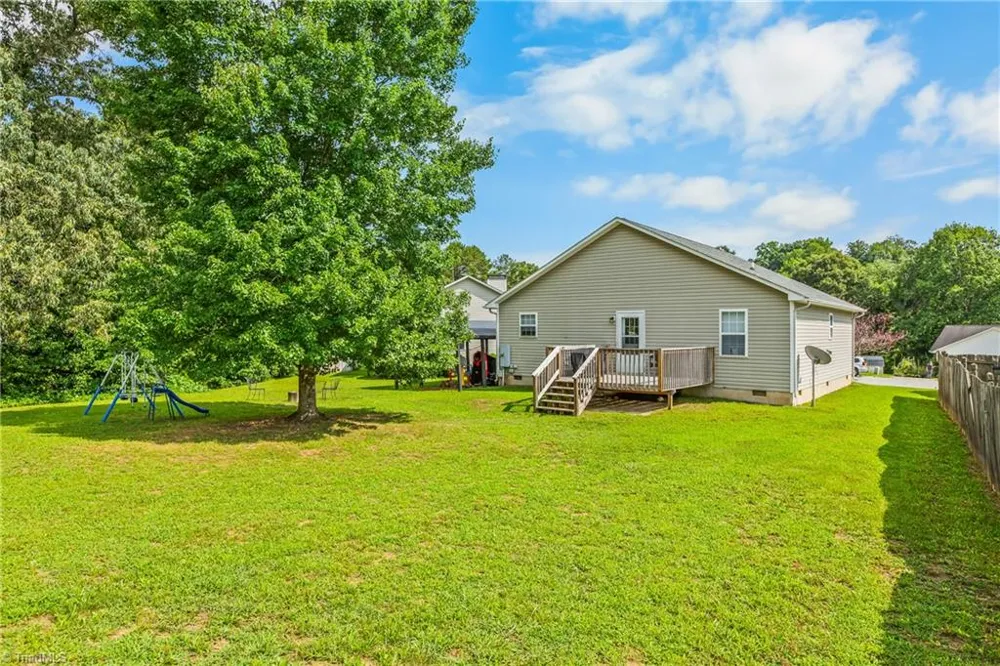 555 Brown Stone Court Kernersville, NC 27284