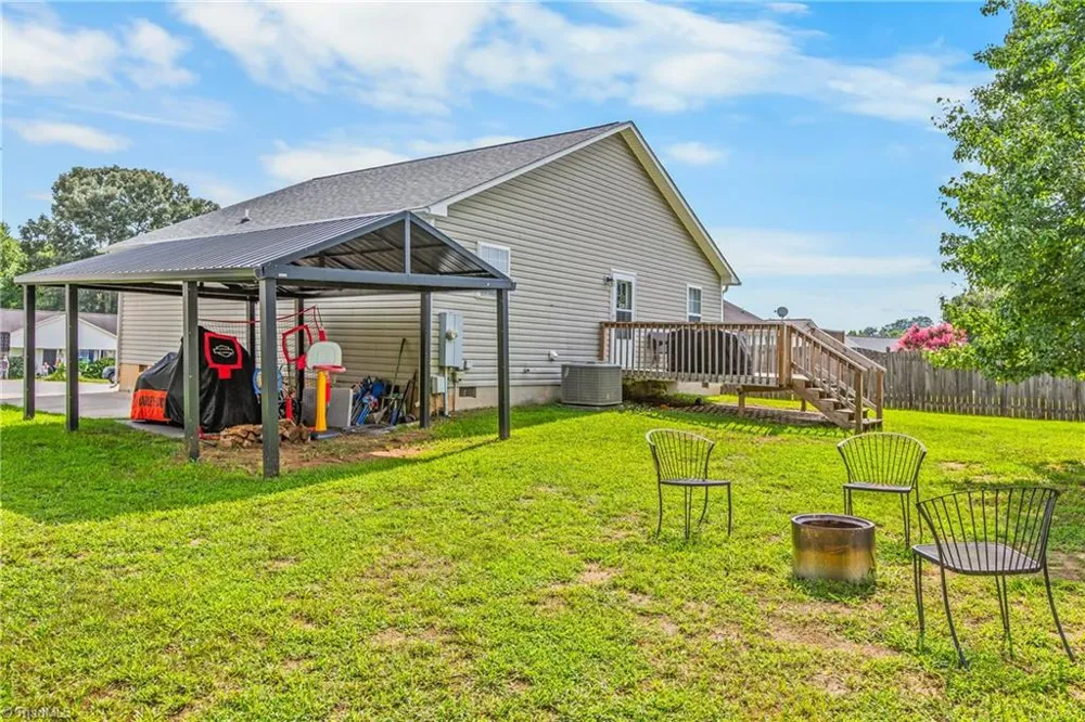 555 Brown Stone Court Kernersville, NC 27284