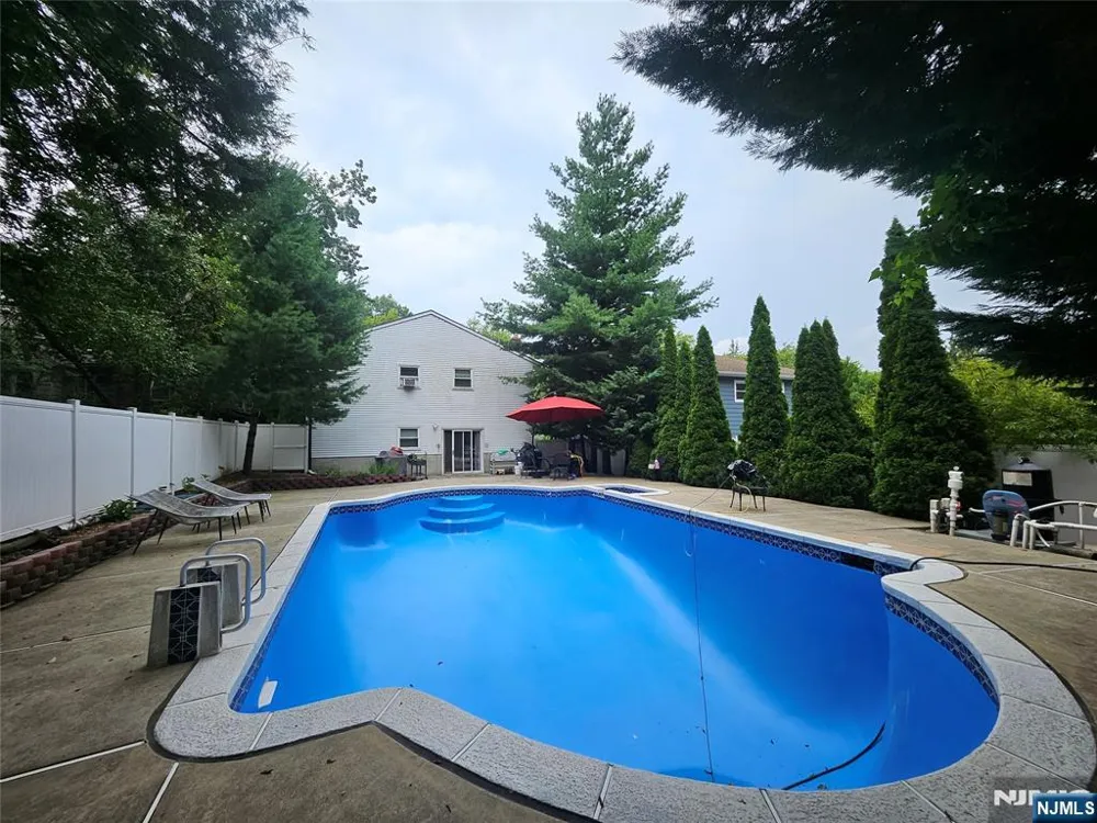 197 Harrison Street Leonia, NJ 07605