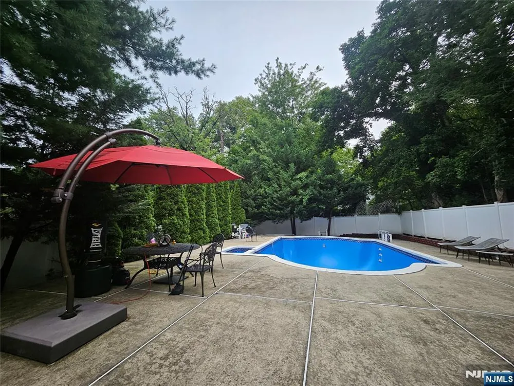 197 Harrison Street Leonia, NJ 07605
