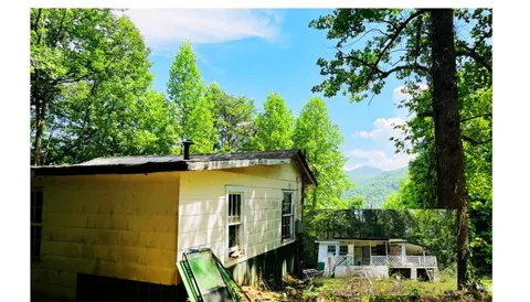 586 Pounding Mill Road