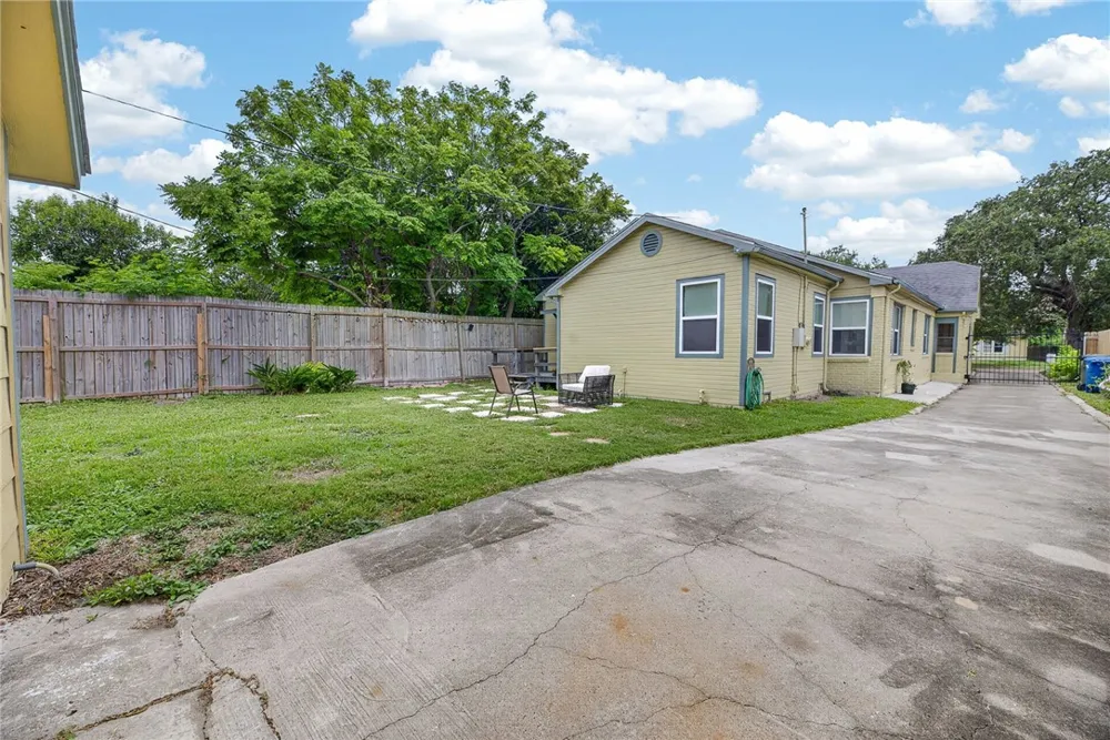 421 Cole Street Corpus Christi, TX 78404