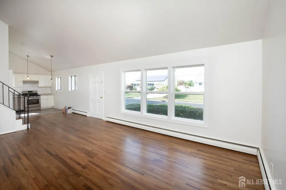 23 Sims Road Edison, NJ 08817