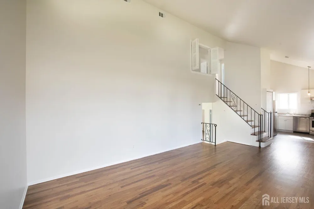23 Sims Road Edison, NJ 08817