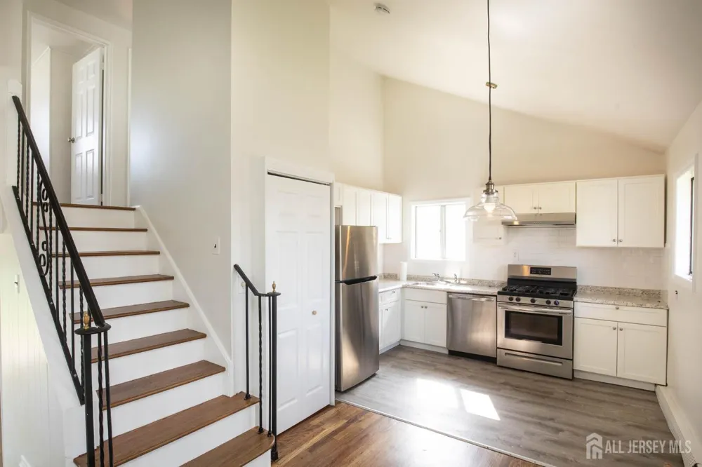 23 Sims Road Edison, NJ 08817