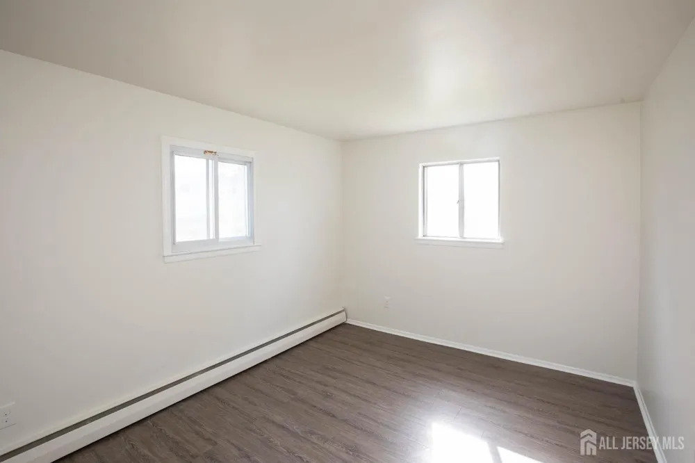 23 Sims Road Edison, NJ 08817