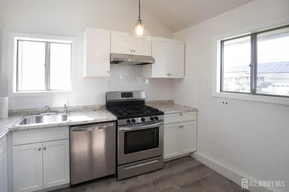 23 Sims Road Edison, NJ 08817