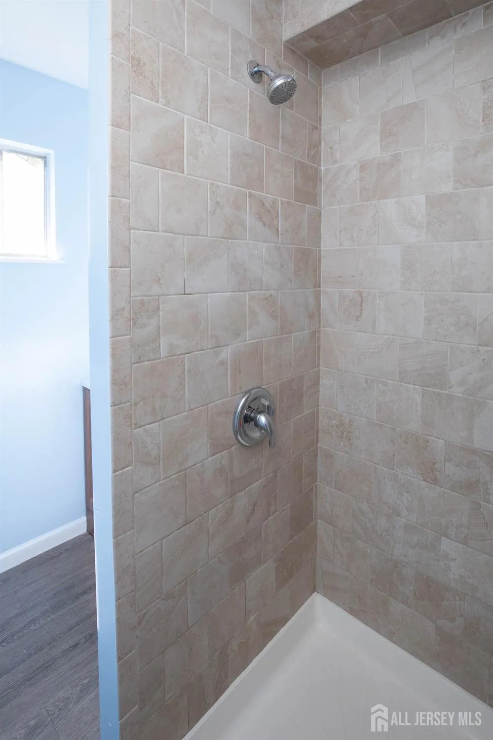 23 Sims Road Edison, NJ 08817