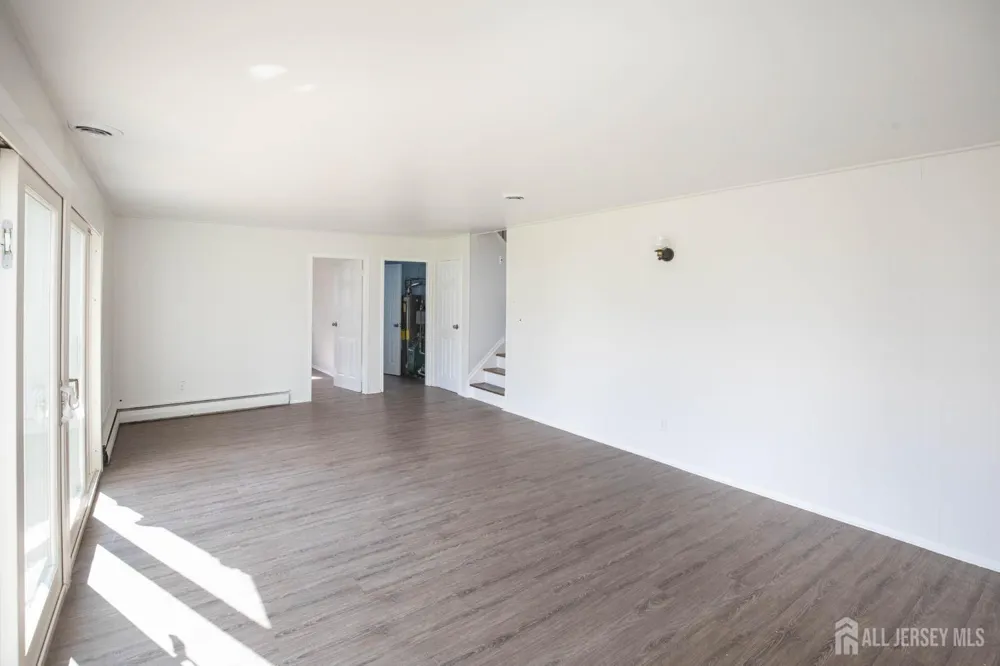 23 Sims Road Edison, NJ 08817
