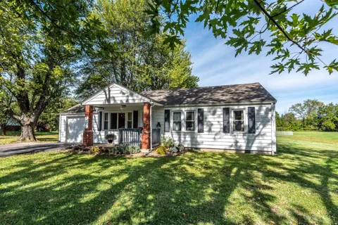 3822 Greentree Road