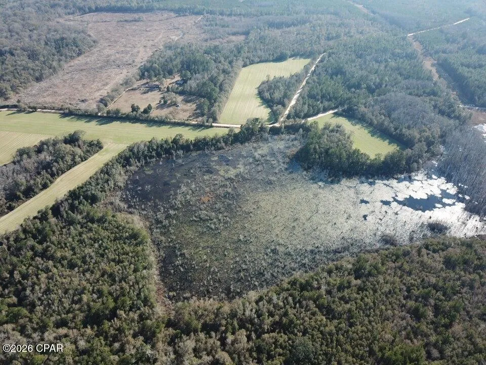 1221 Js Jones Road Graceville, FL 32440