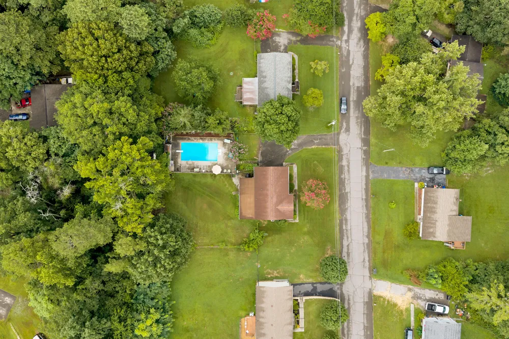 912 Crest Drive Chickamauga, GA 30707