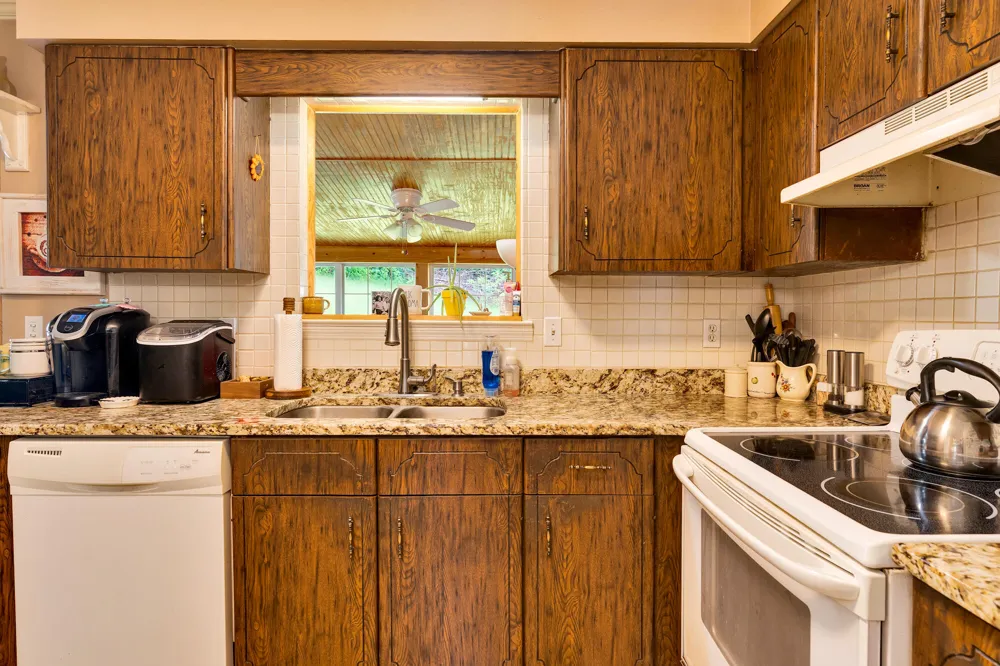 912 Crest Drive Chickamauga, GA 30707