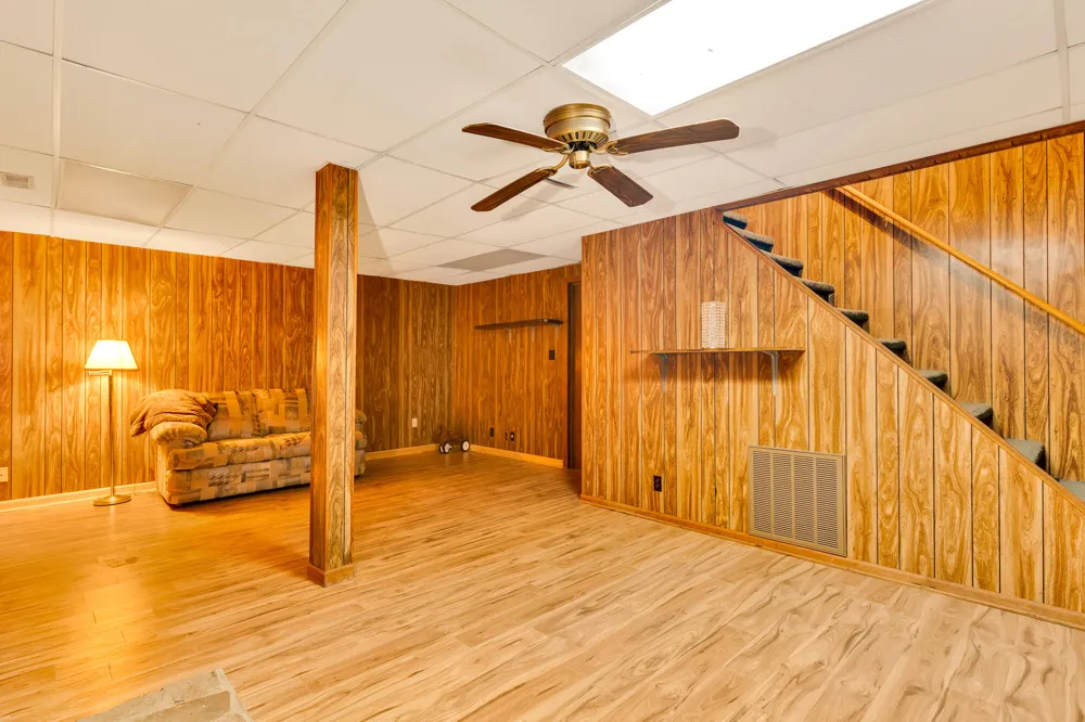 912 Crest Drive Chickamauga, GA 30707