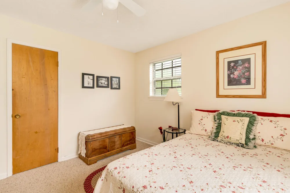 912 Crest Drive Chickamauga, GA 30707