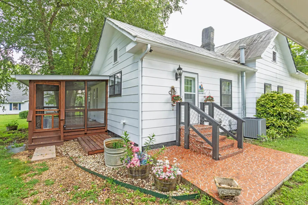 123 Leggett Road Sale Creek, TN 37373