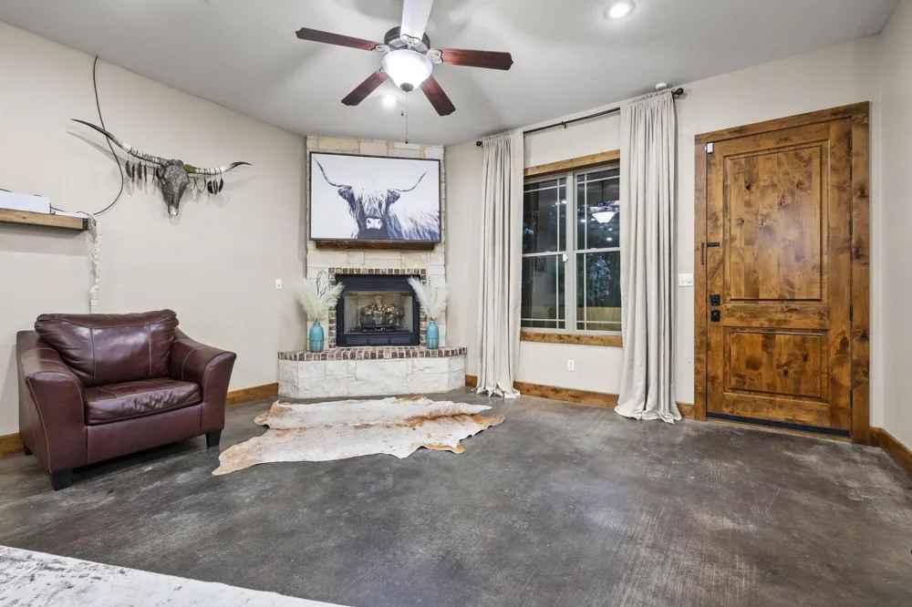 7106 County Road 4729 #2 Commerce, TX 75428