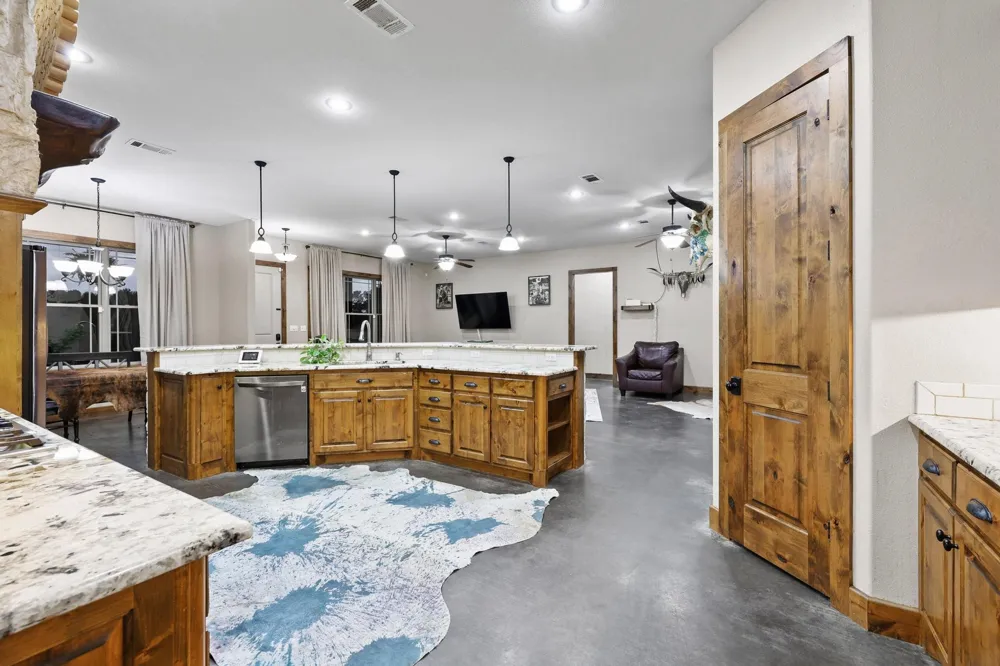 7106 County Road 4729 #2 Commerce, TX 75428