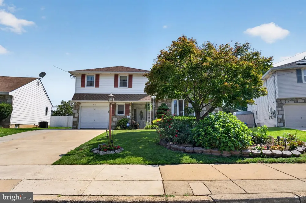1127 HOWER LANE Philadelphia, PA 19115