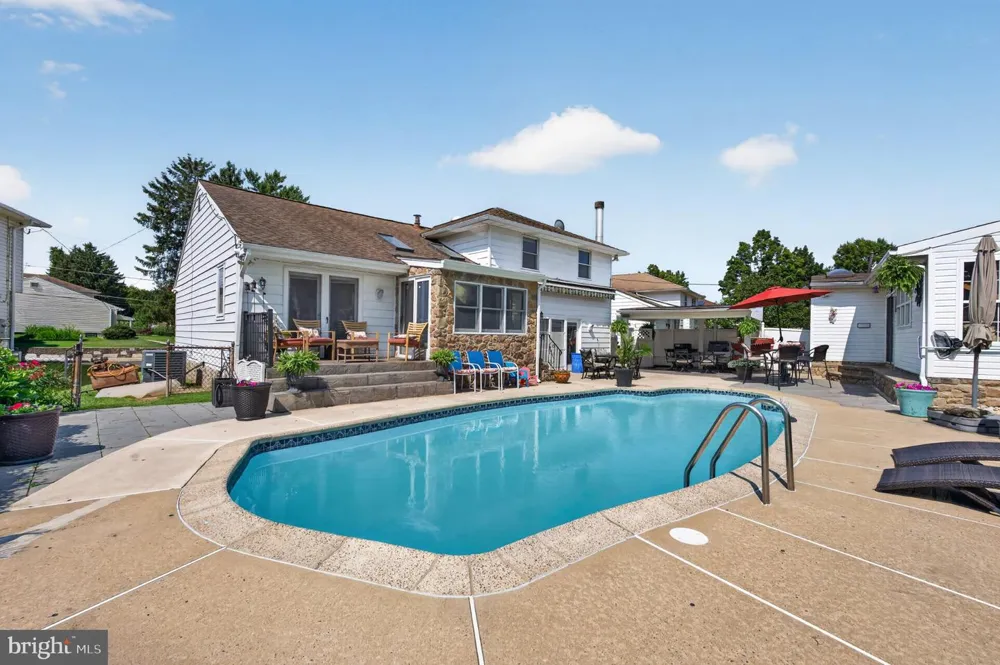 1127 HOWER LANE Philadelphia, PA 19115