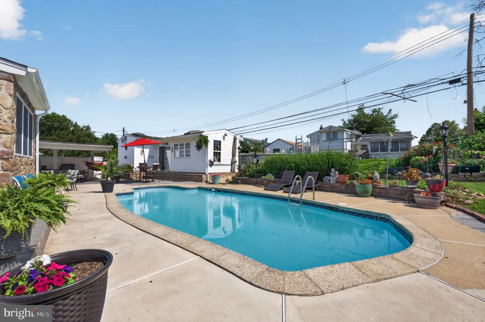 1127 HOWER LANE Philadelphia, PA 19115