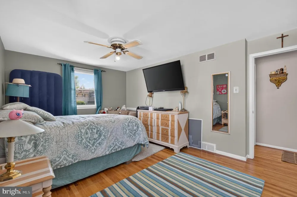 1127 HOWER LANE Philadelphia, PA 19115