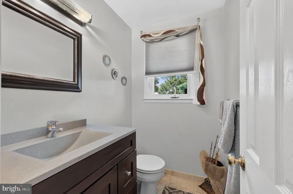 1127 HOWER LANE Philadelphia, PA 19115