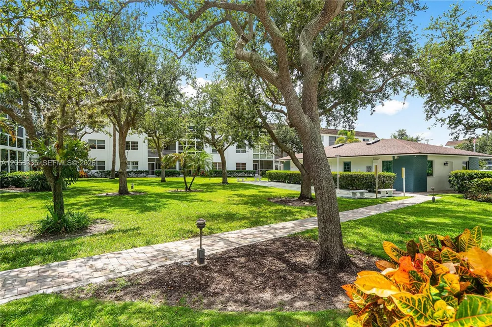 1501 S Ocean Blvd #102 Lauderdale By The Sea, FL 33062