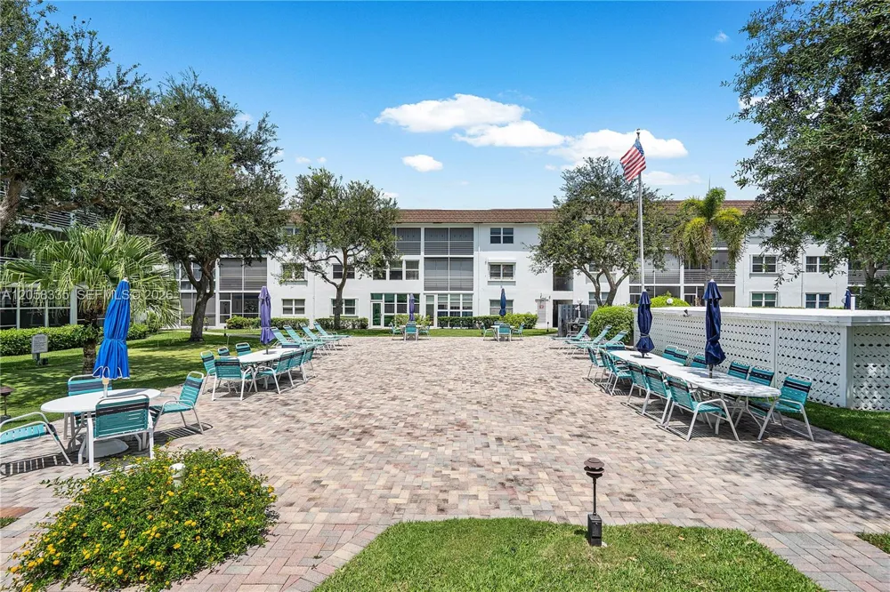 1501 S Ocean Blvd #102 Lauderdale By The Sea, FL 33062