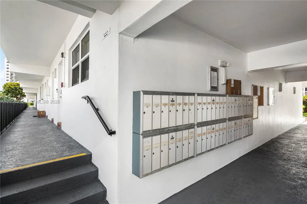 1501 S Ocean Blvd #102 Lauderdale By The Sea, FL 33062