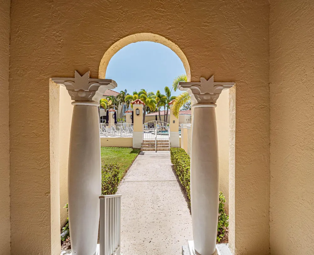 5060 HARMONY CIRCLE #105 Vero Beach, FL 32967