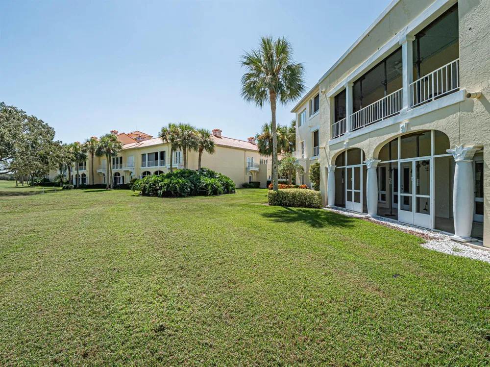 5060 HARMONY CIRCLE #105 Vero Beach, FL 32967