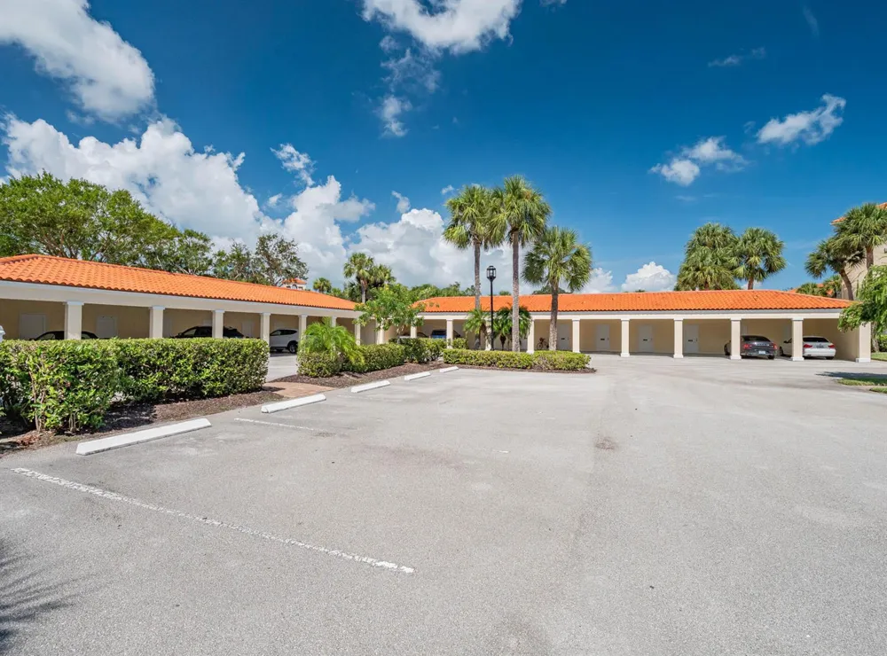 5060 HARMONY CIRCLE #105 Vero Beach, FL 32967