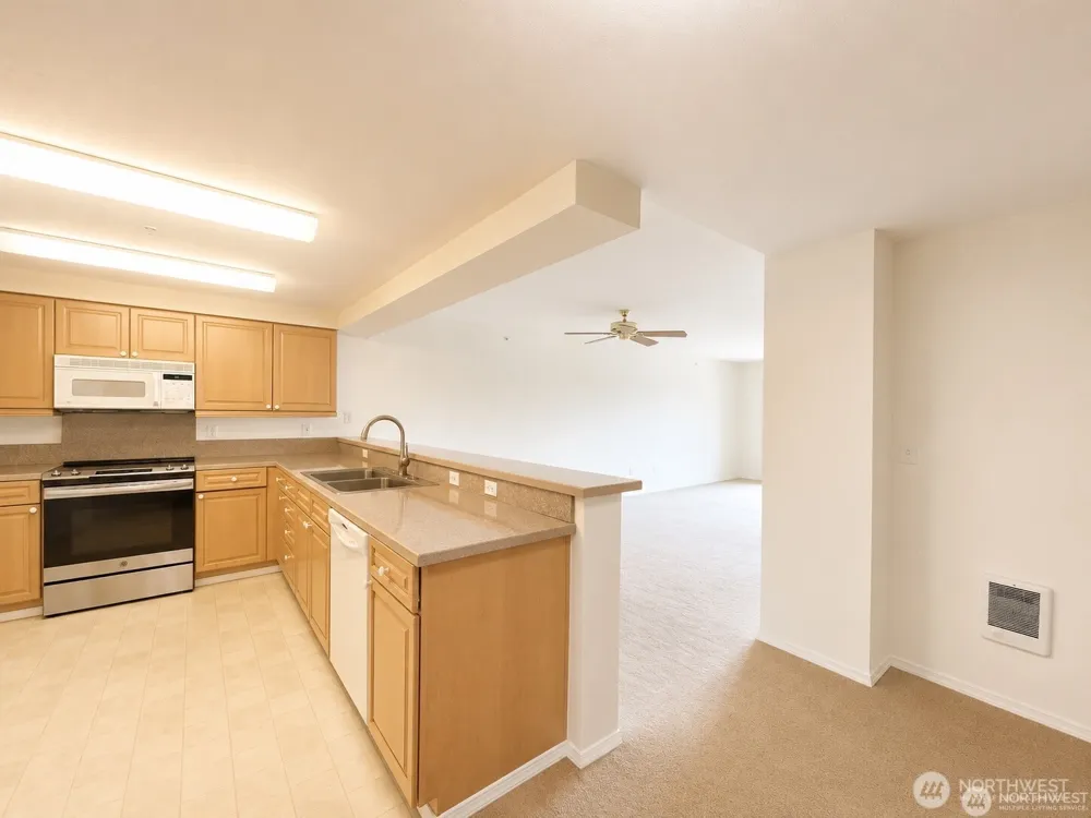 15020 Bothell Way NE #204 Lake Forest Park, WA 98155