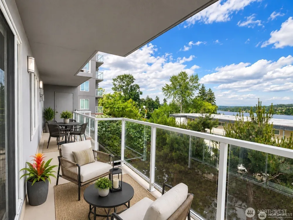 15020 Bothell Way NE #204 Lake Forest Park, WA 98155