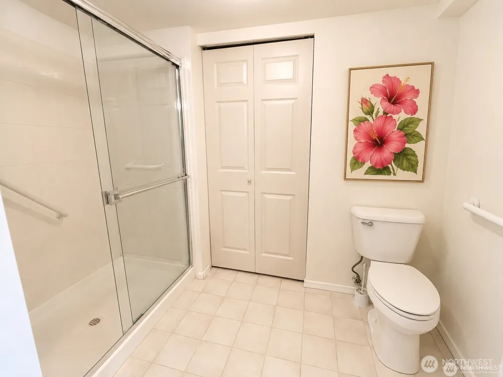 15020 Bothell Way NE #204 Lake Forest Park, WA 98155
