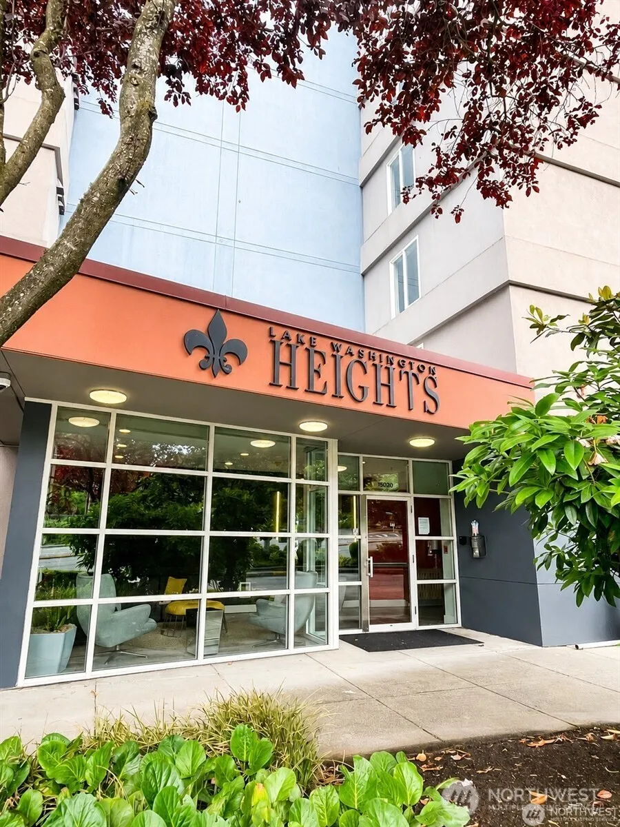15020 Bothell Way NE #204 Lake Forest Park, WA 98155