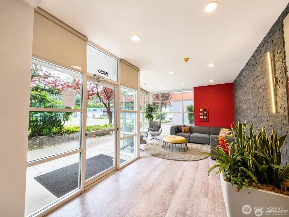 15020 Bothell Way NE #204 Lake Forest Park, WA 98155