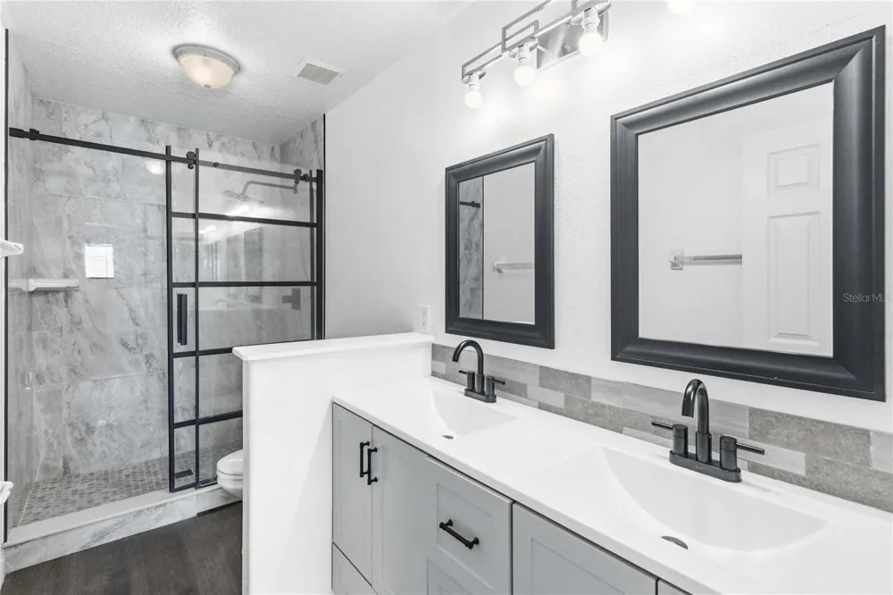 2825 CLIFFE COURT Oviedo, FL 32765